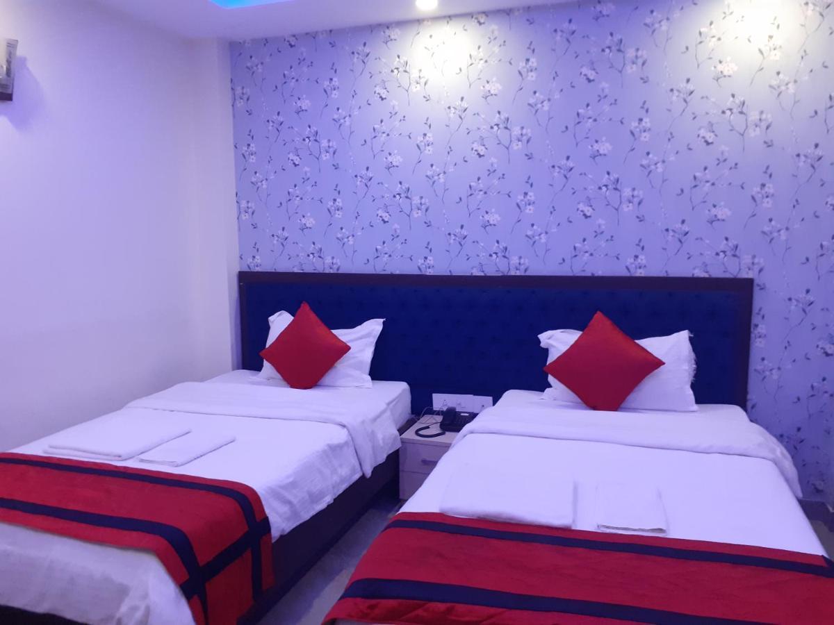 Hotel Delight Deluxe Pipra Dewās Exterior foto